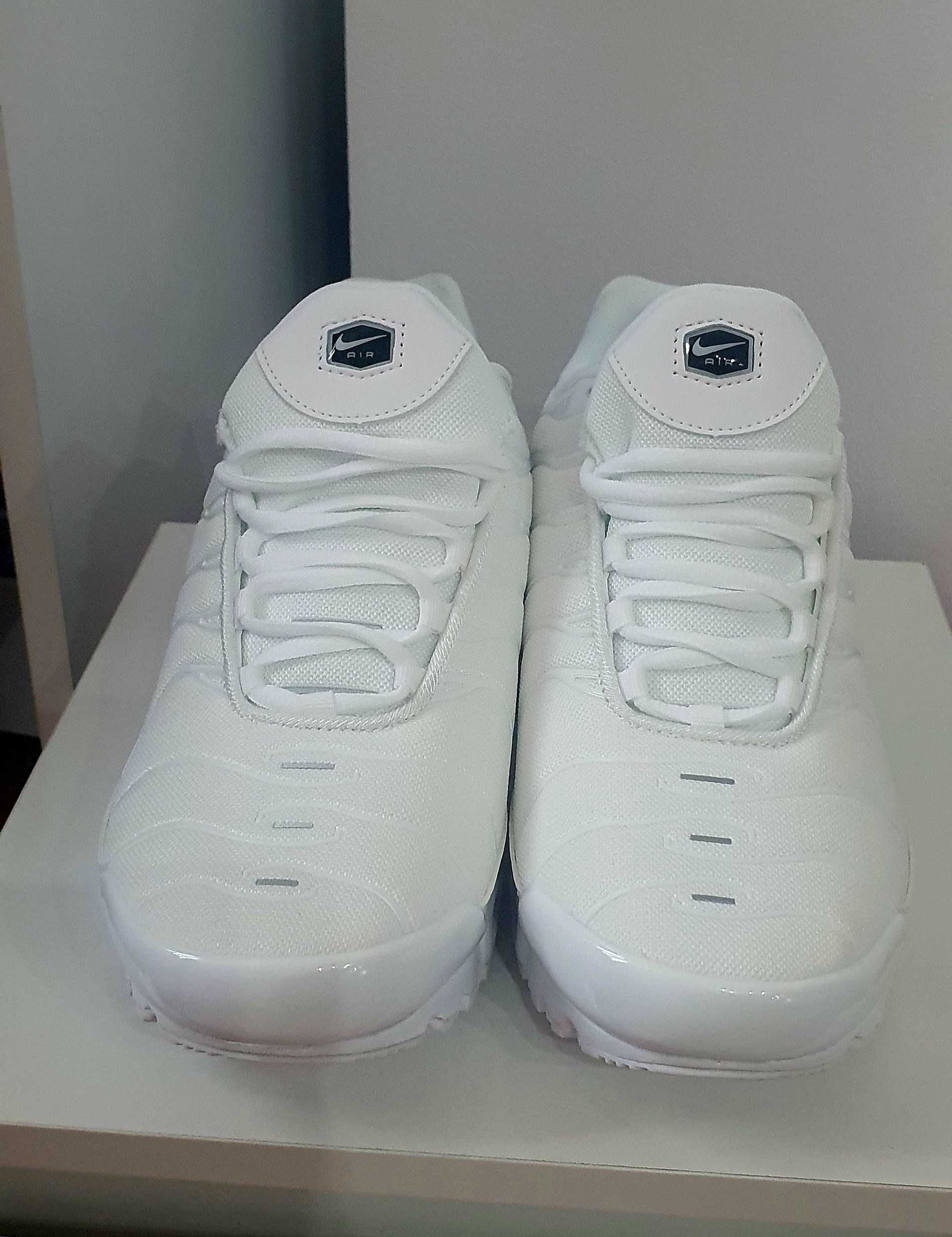 Vand adidasi nike tn noi originali