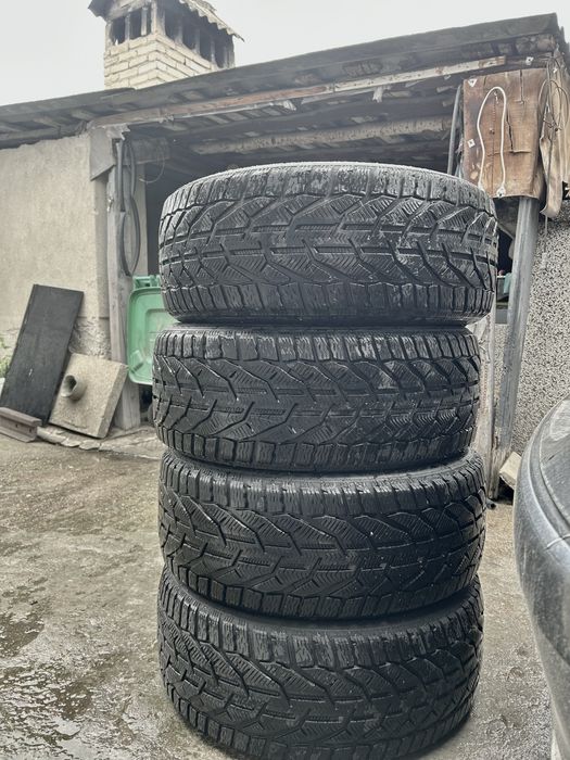 Зимни гуми Kormoran 245/45/18