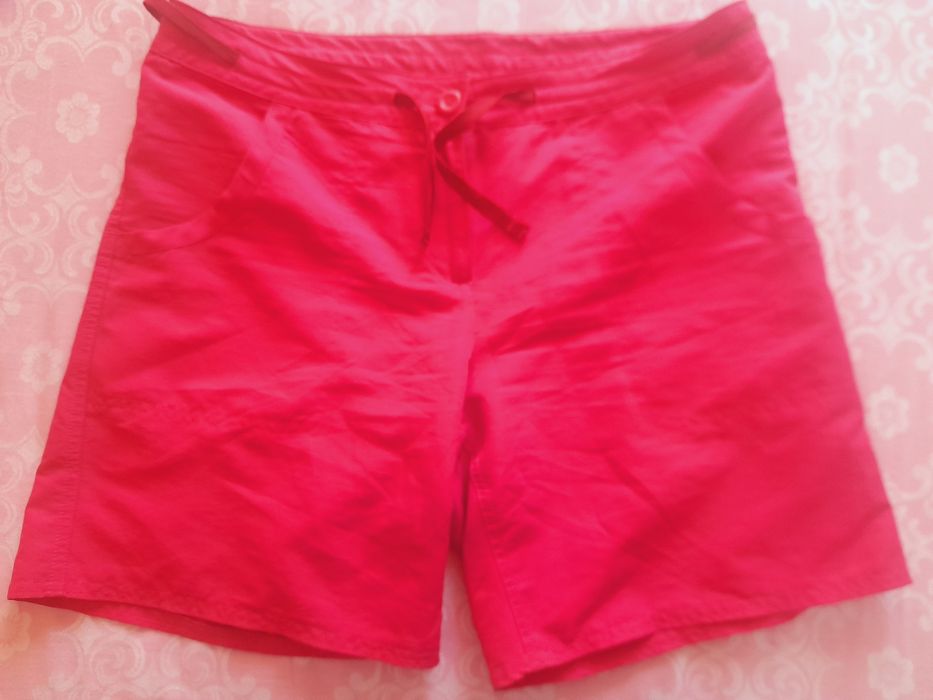 Pantaloni scurți fucsia pentru damă