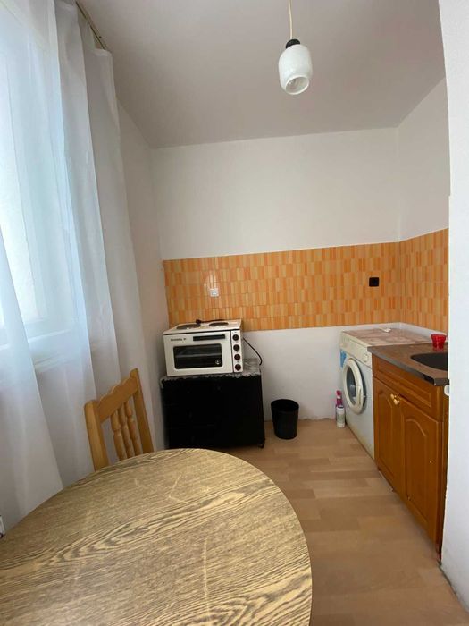 Дава се под наем Едностаен апартамент в Бургас, Център - 31 кв.м за 204 € - Снимка #2