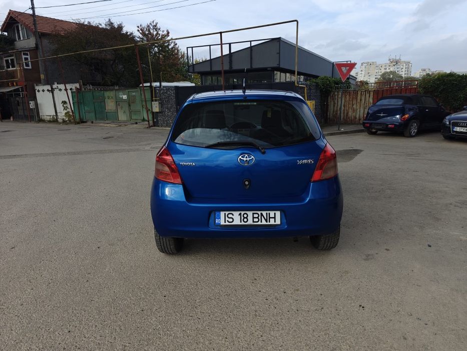 Vând Toyota Yaris 1.0 benzină din 2007