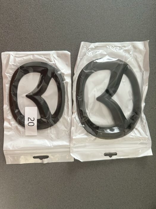 Sigle NEGRE Mazda 3 sau CX30 - NOI(dimensiuni in fotografiile atasate)