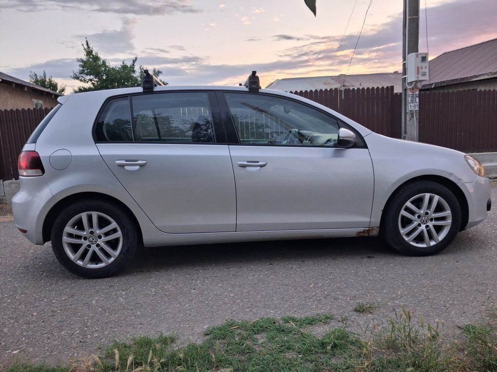 Vand Golf 6 pret 4700 euro