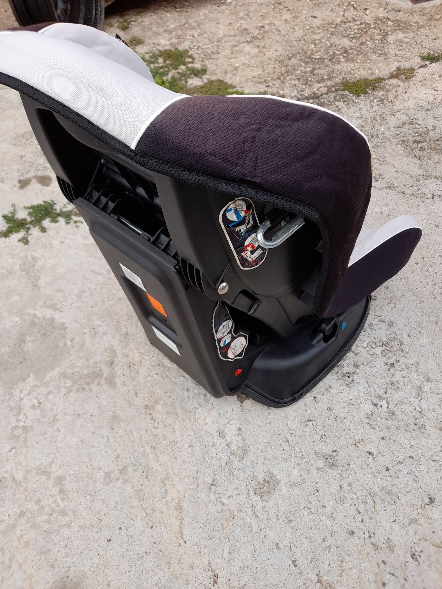 2 бр.Детско столче за кола CHIPOLINO