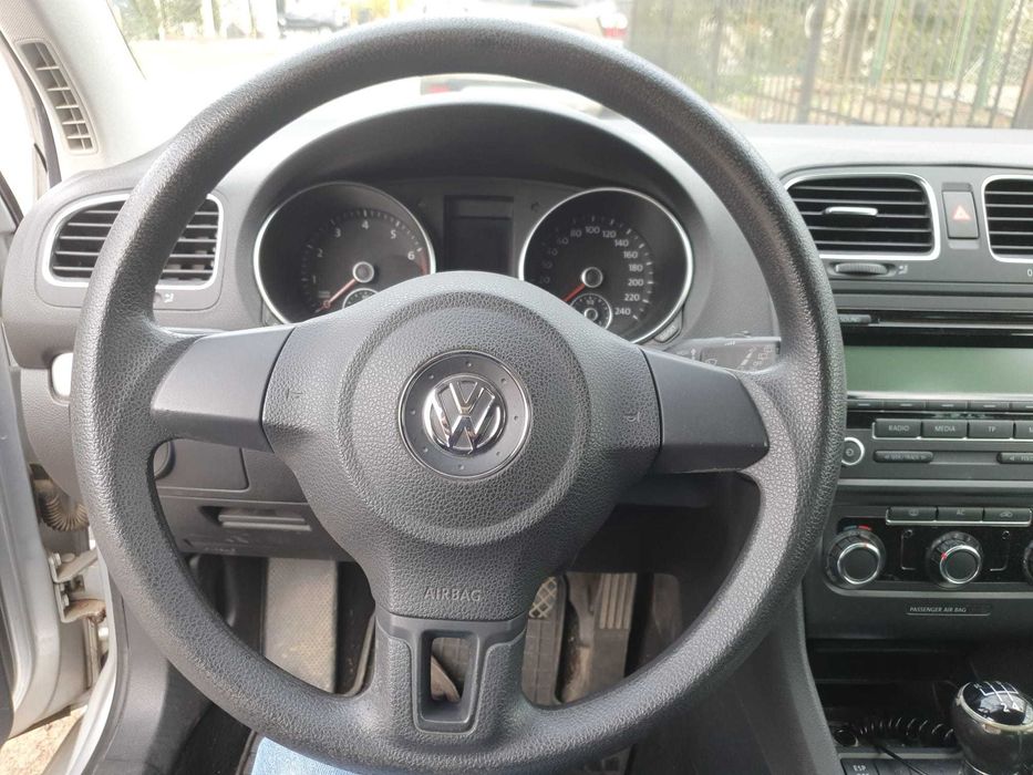 Vand Golf 6 de 1.4 benzina , cu 161.914 km reali