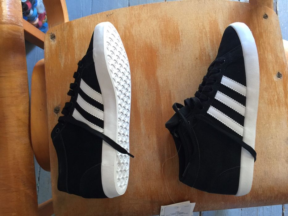 Дамски обувки-адидас