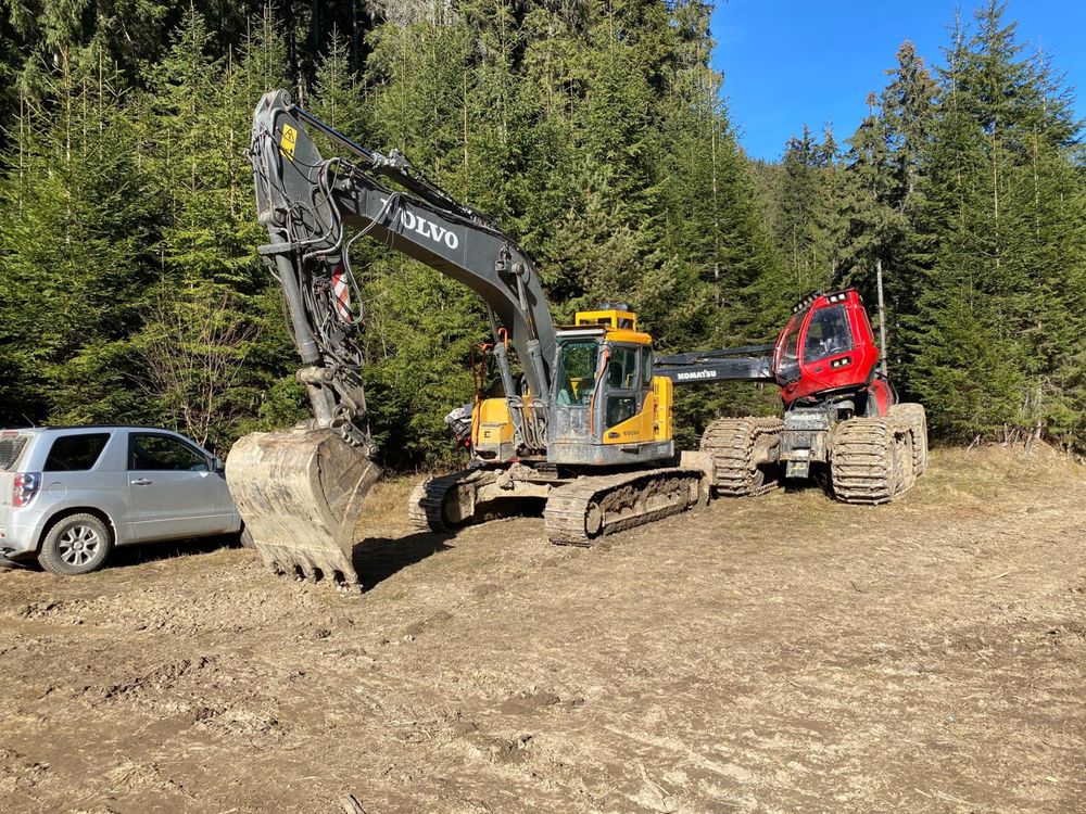 Volvo ecr 235CL excavator pe senila forestier