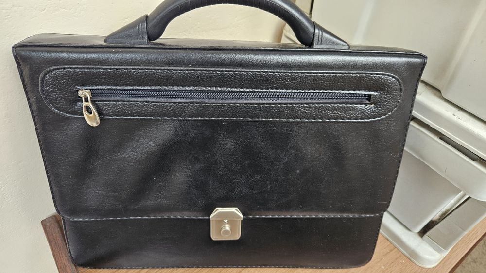 Мъжка кожена чанта / куфарче