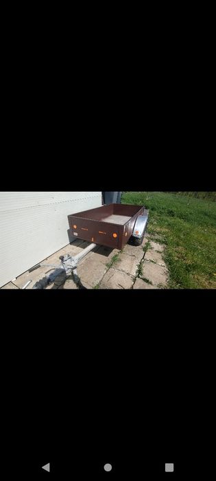 Remorca 750 kg cu sistem de franare