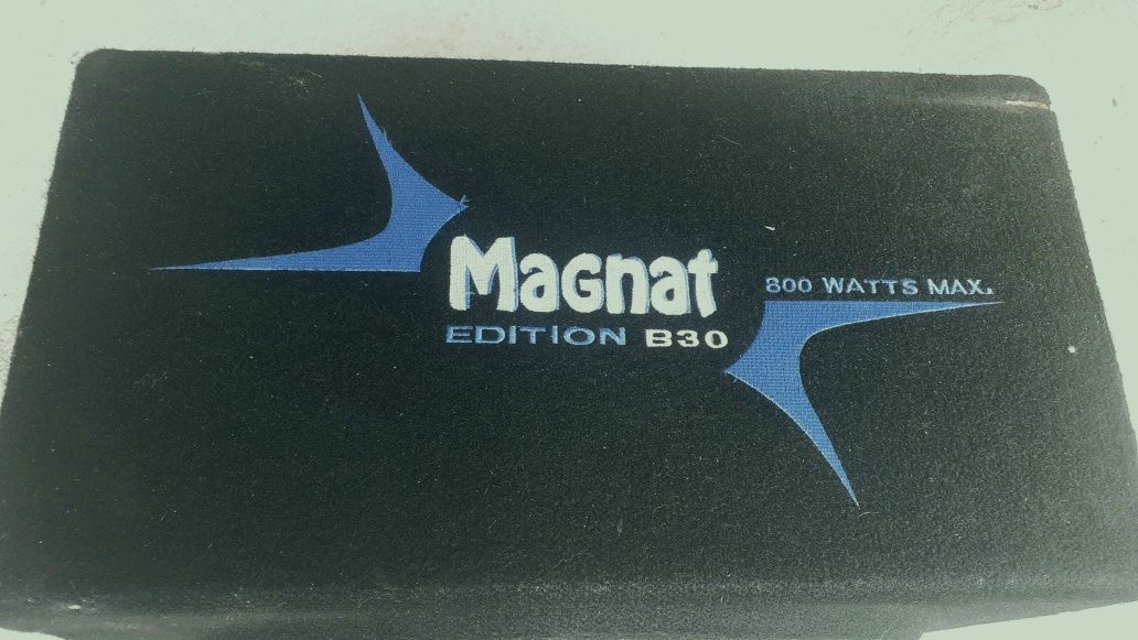 Subwoofer auto Magnat ,edition 830,800w ,perfectă stare