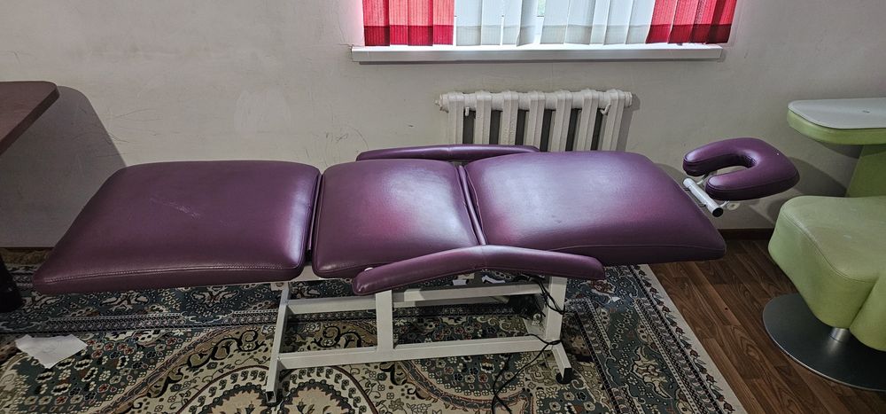 Продам кушетку. В хорошем состоянии