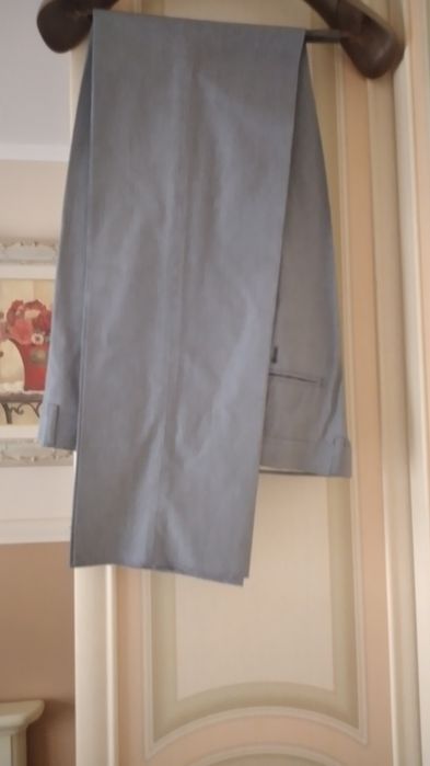 Costum de bărbați nou fără eticheta