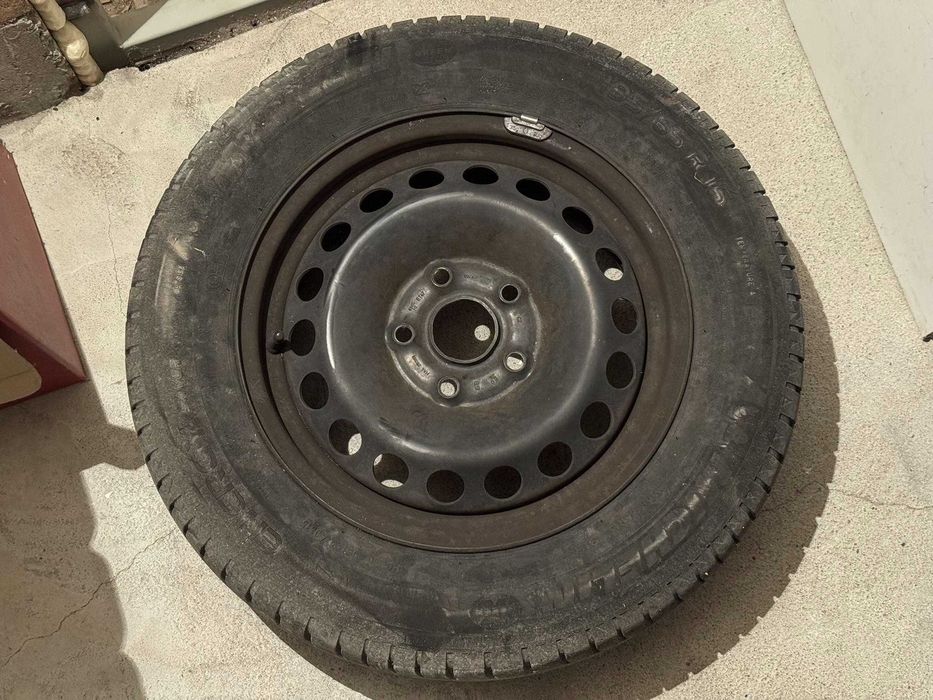 Продавам 4 бр железни джанти 6Jx15 с гуми 195/65/15