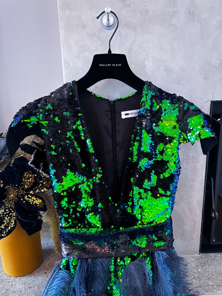 Rochie cu paiete si pene XS