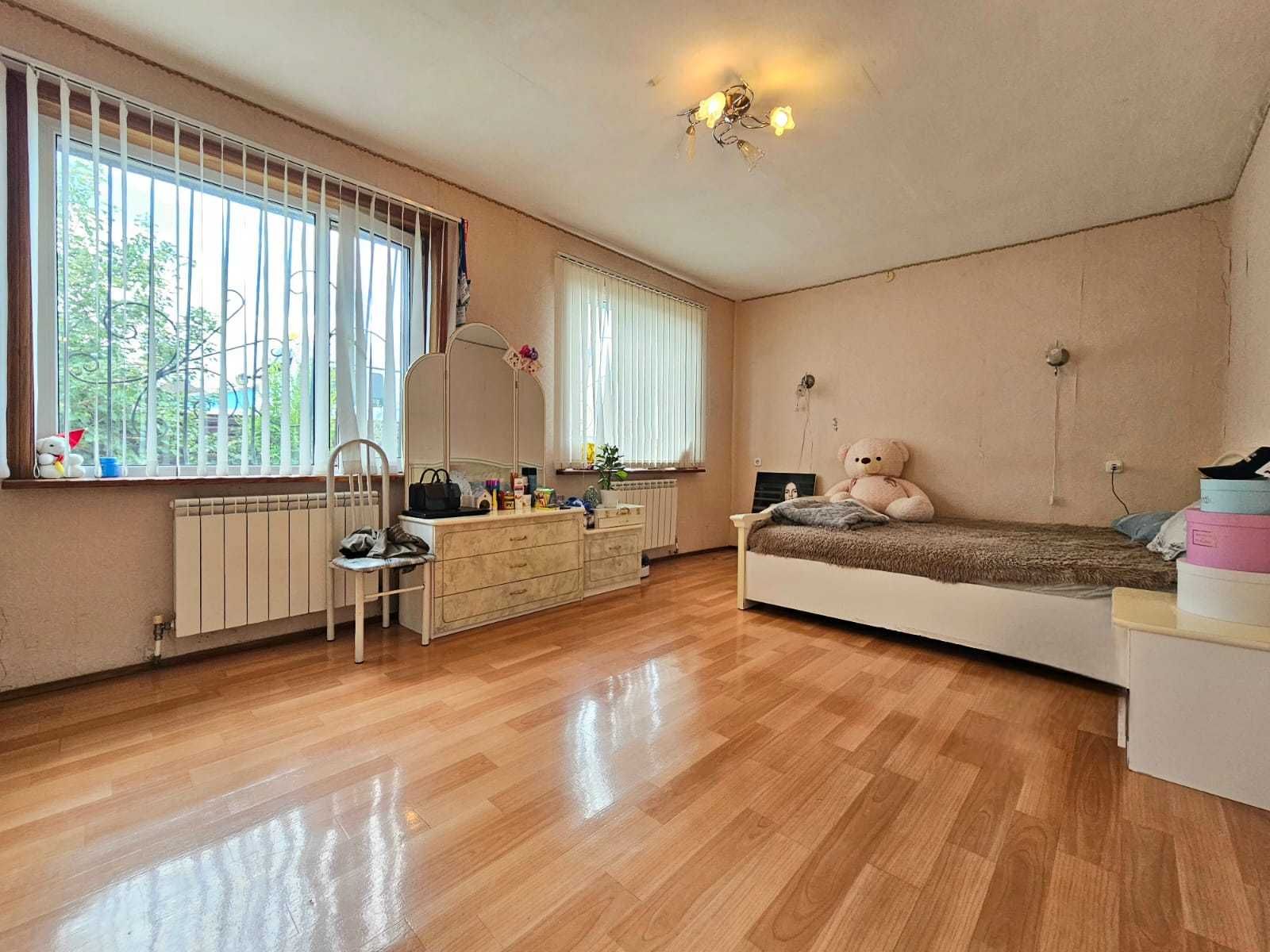 продается дом Тепличная