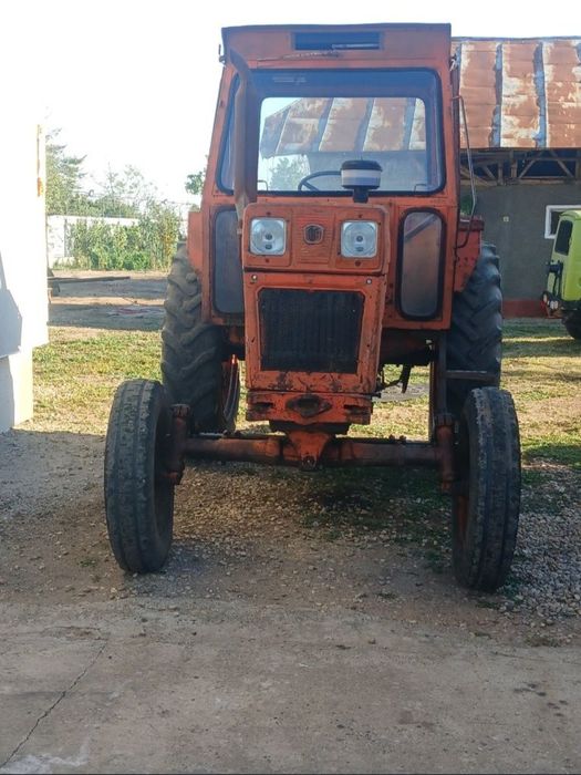 Tractor u650 cu utilaje