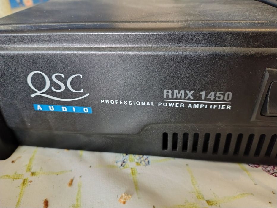 Amplificator stație Profesionala QSC