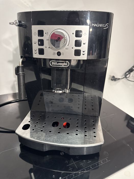Aparat de cafea delonghi magnifica s