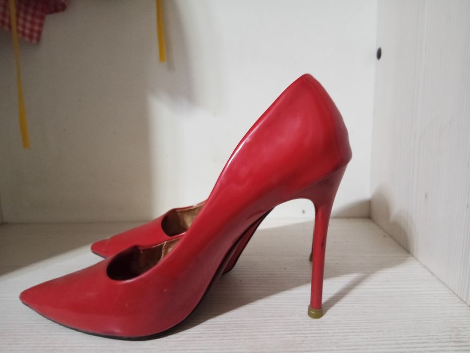 Туфли, красного цвета, размер 39.