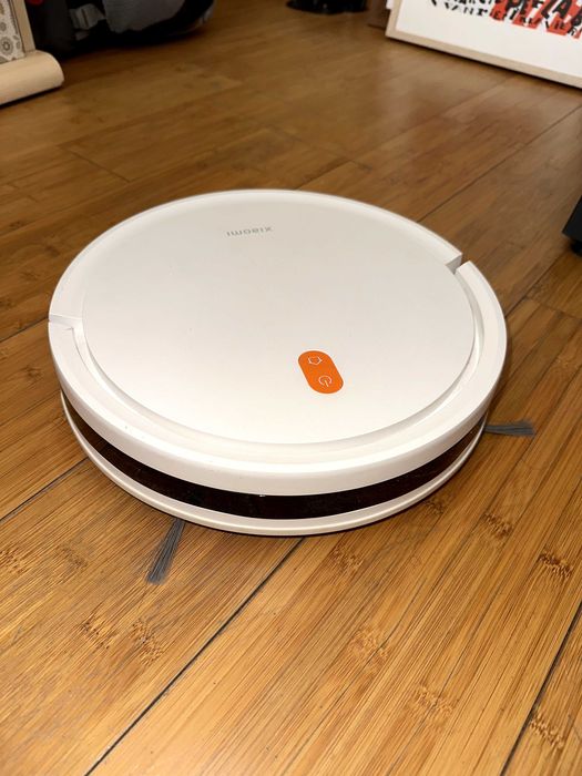 Xiaomi Mi Robot Vacuum E5 — робот-пылесос для сухой и влажной уборки