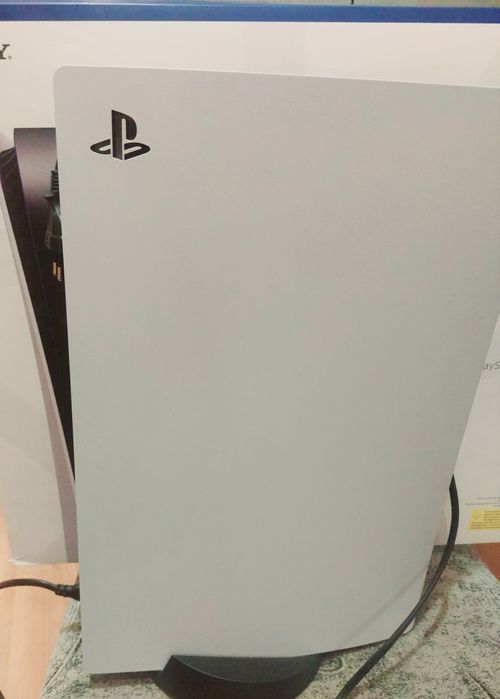 Playstation 5 с два джойстика