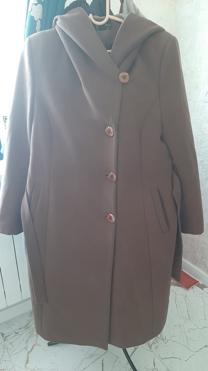 Продам женское осенне-весеннее пальто