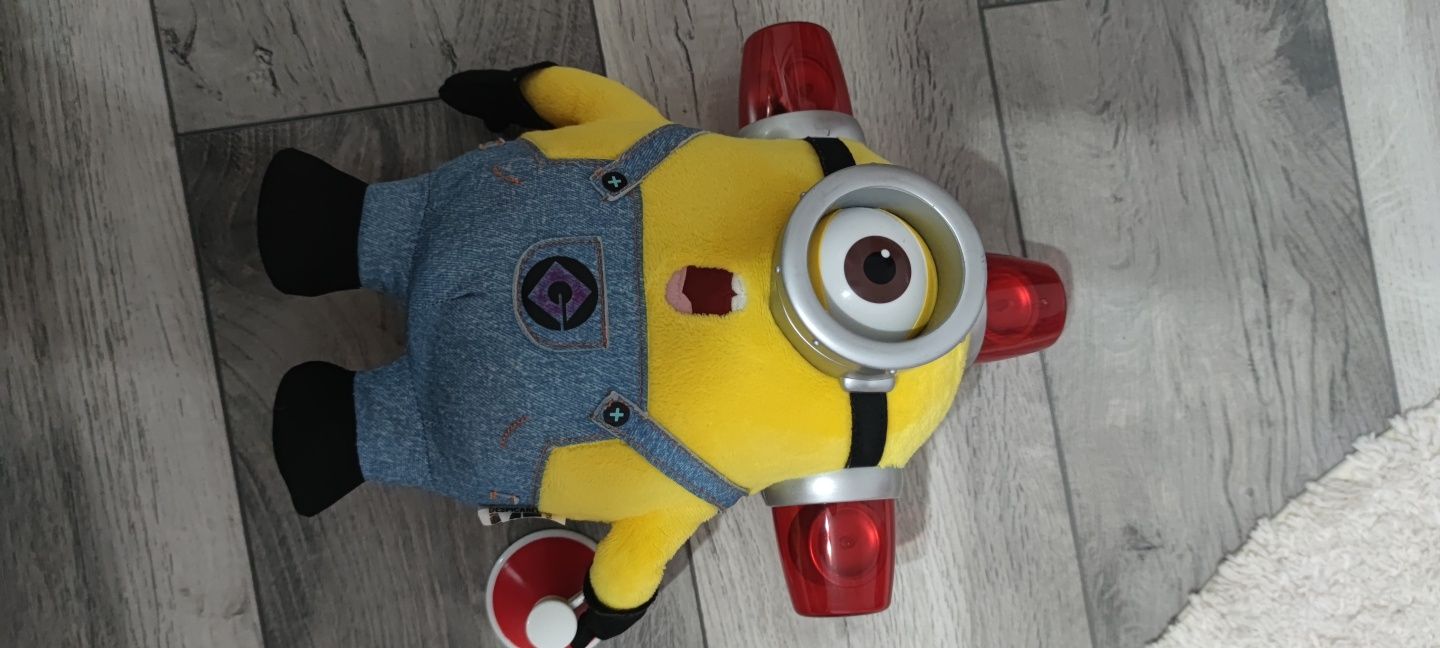 Vând Minion de pluș