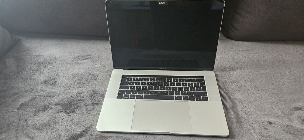 Vand Macbook Pro 2018 i7 Intel 16GB Ram
