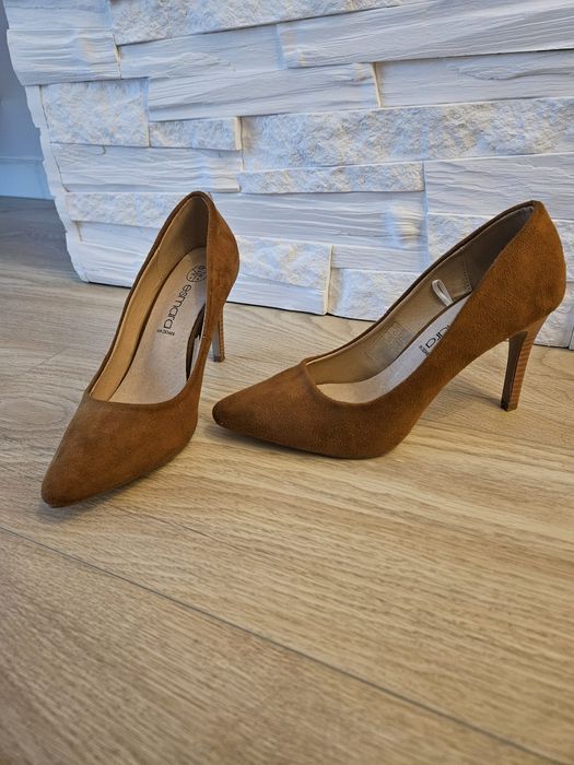 Vând pantofi cu toc din piele întoarsă mărimea 37