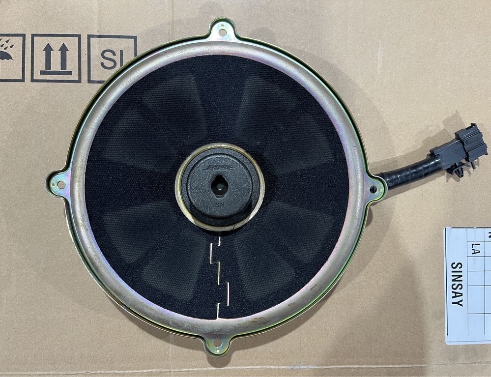 Subwoofer BOSE Audi A8