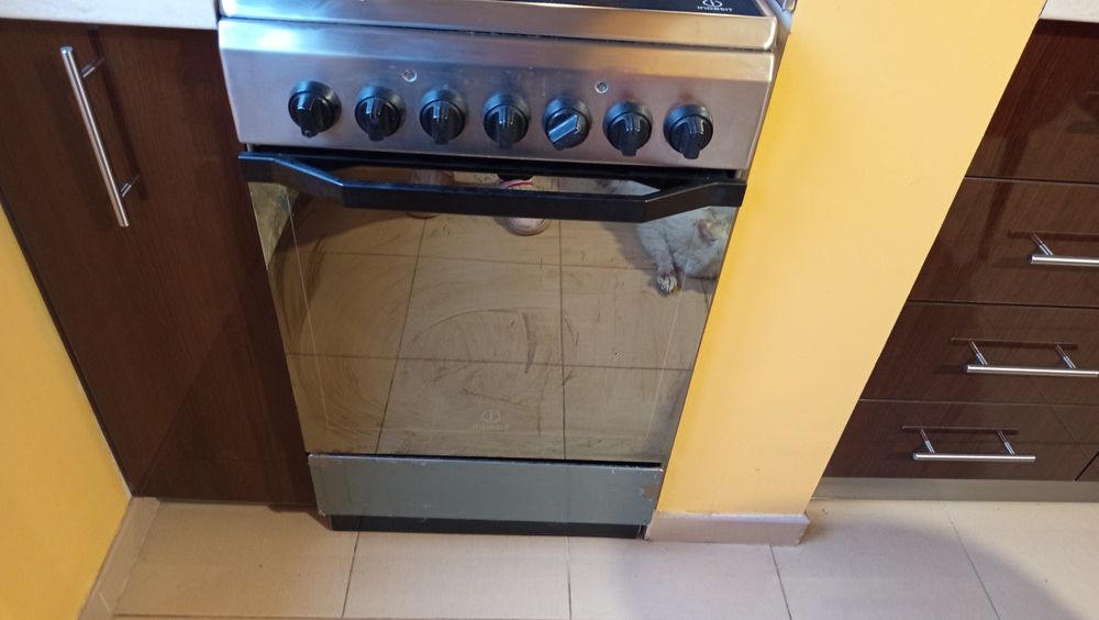 Готварска печка Индезит