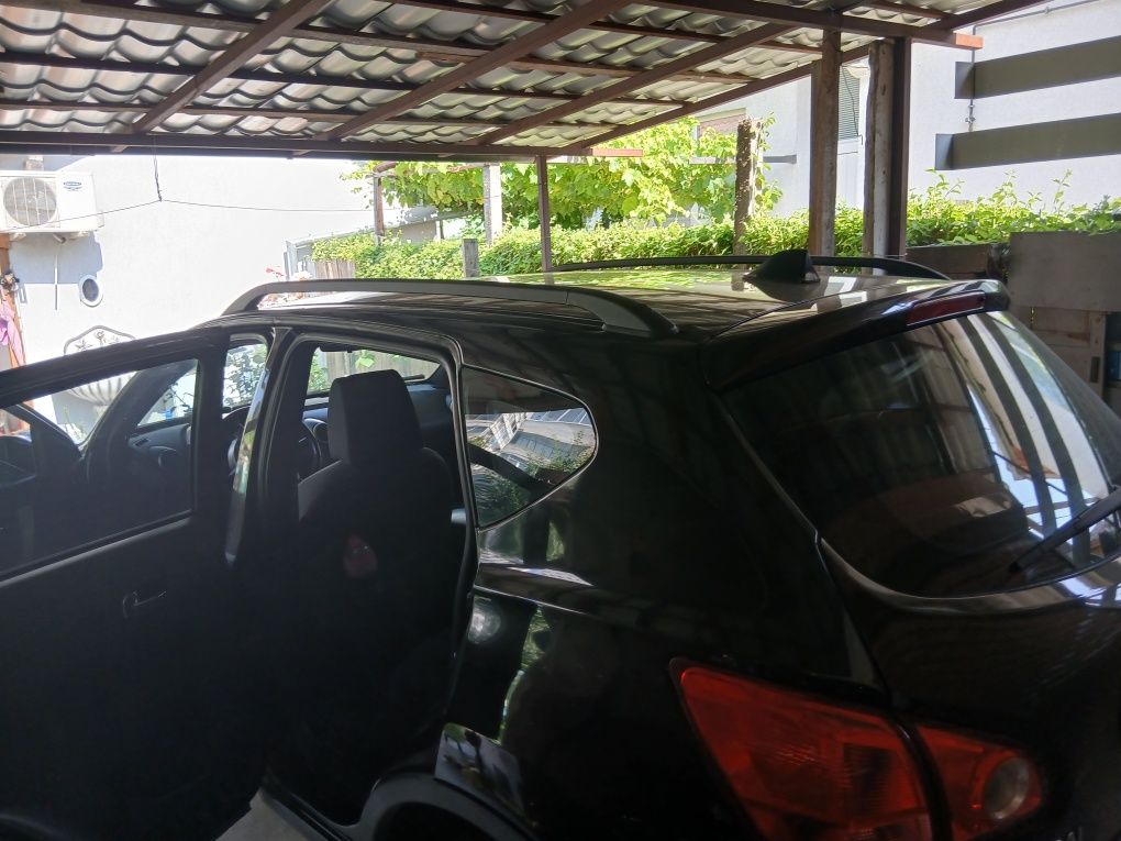 Кола Nissan Qashqai