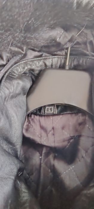 Черно палто от лицева естествена кожа  размер L