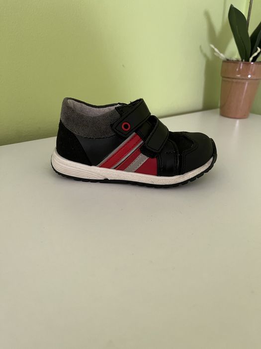 Детски обувки естествена кожа размер 23