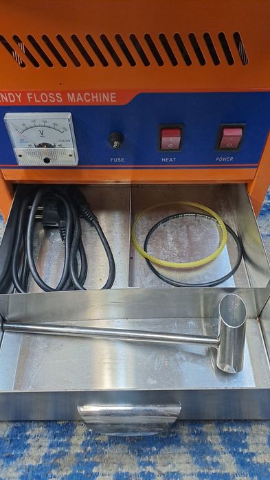 Masina de facut vata pe bat