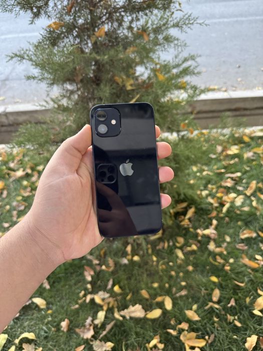 Iphone 12 64gb Xolat yaxsh yomkst 77 ochilmagan hama joy ishlid ayb yo