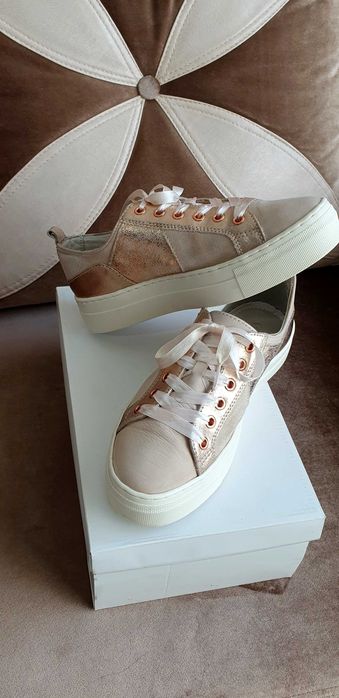 Adidas - BENVENUTI, mărimea 37