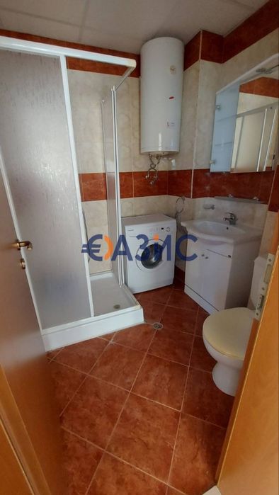 Студио в Комплекс Краун Форт Клъб, Свети Влас, Бългаея, 63 кв. м., 65