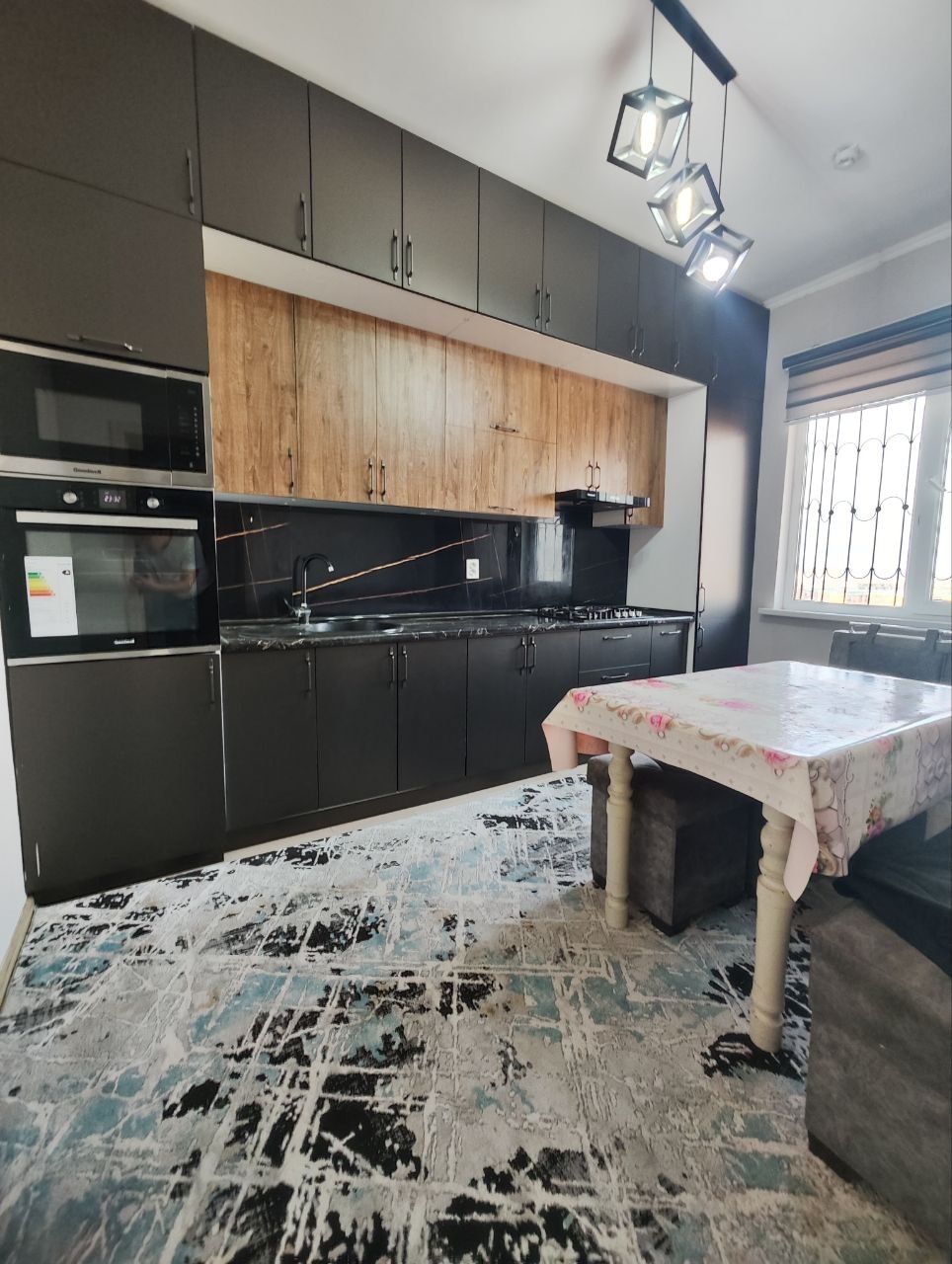 Sergeli choshtepa metroni yonida 3 xona 400$