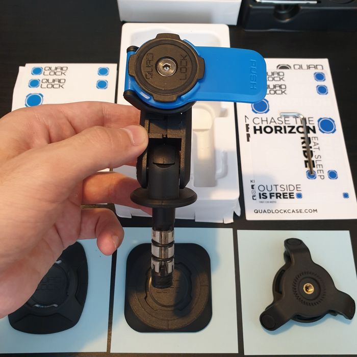 Suport telefon moto Quadlock prindere jug/furca