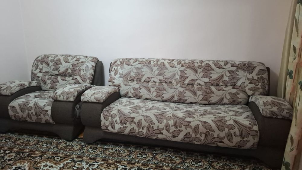 Продам мягкий уголок! Диван и кресло