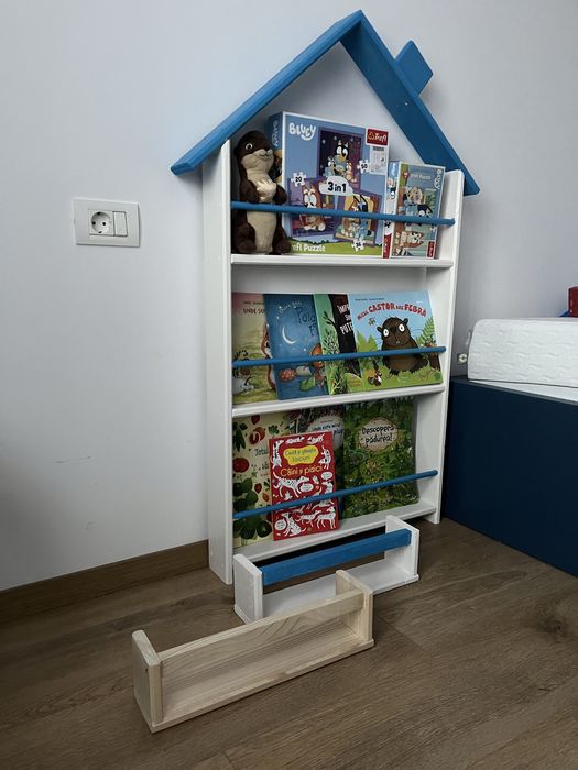 Biblioteca tip Casuta Montessori