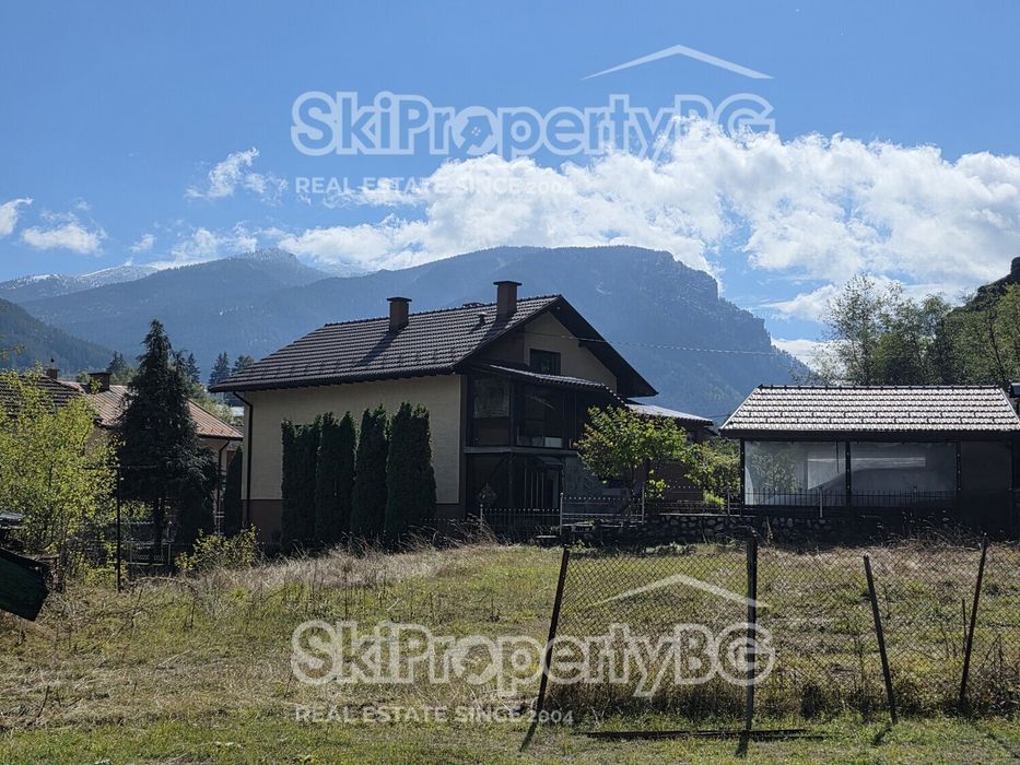 Къща с парцел в село Бели Искър, близо до Боровец!