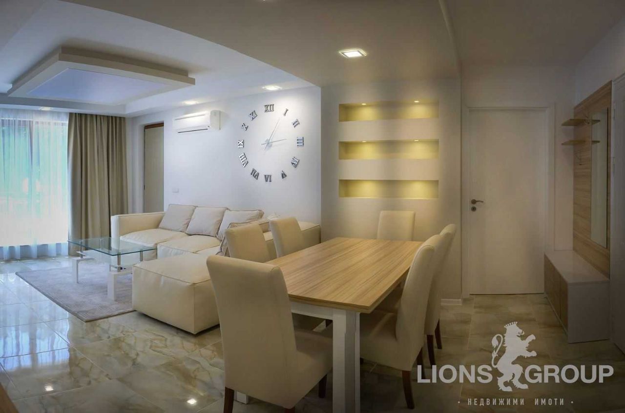 Дава се под наем Тристаен апартамент в Варна, ВИНС - 110 кв.м за 1326 € - Снимка #1