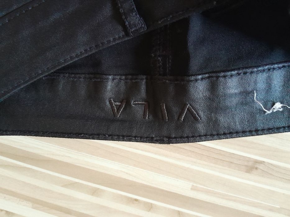 Pantaloni imitație piele