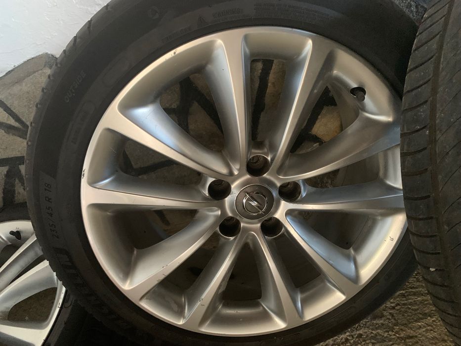 Лети джанти с летни гуми за Opel Astra 235/45 R18