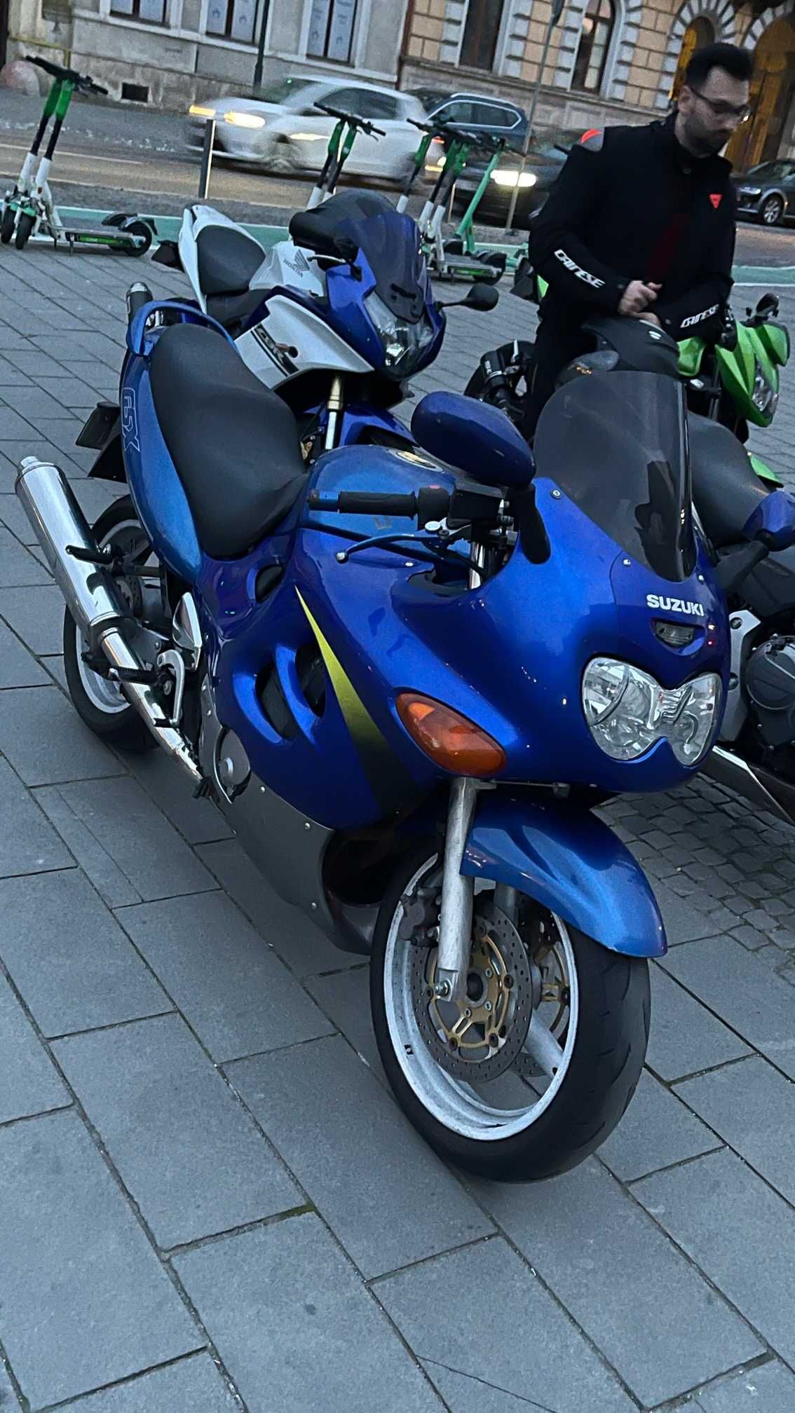 Suzuki GSX600F [Katana]