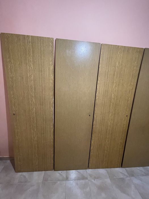 Продавам плоскости / врати от гардероб