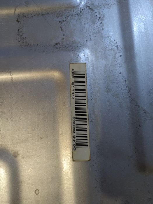 Фурна за вграждане / Hotpoint-Ariston FB 51.1 IX/HA / корозирал корпус