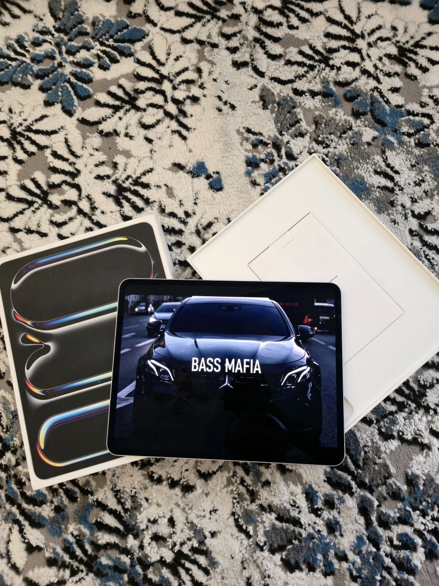 iPad Pro 13-inch M4 Wi-Fi + Cellular - 512GB
